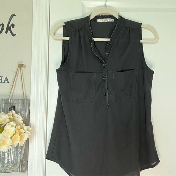 LIFE Black Sleeveless Womens button down blouse size Medium - Picture 2 of 5